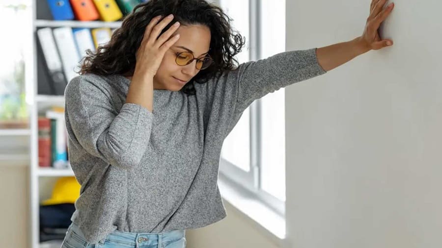 7 Dấu Hiệu Cảnh Báo Bệnh Tim Mạch Sớm – Đừng Chủ Quan Vì Nghĩ Mình Còn Trẻ